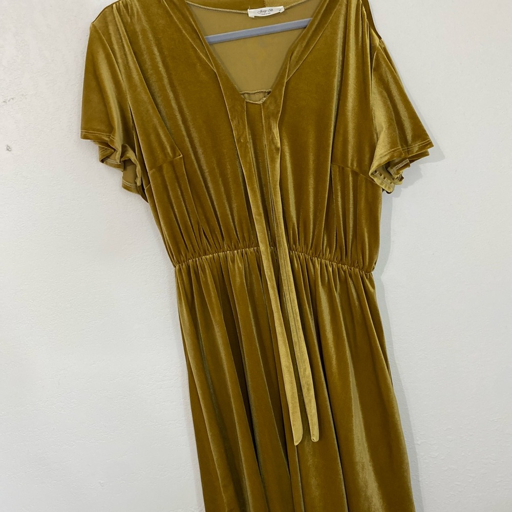 Jessy B Gold Velvet Dress 90s style
